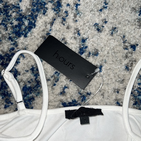 h:ours Jenna Sleep Top in White Small - Picture 4 of 6